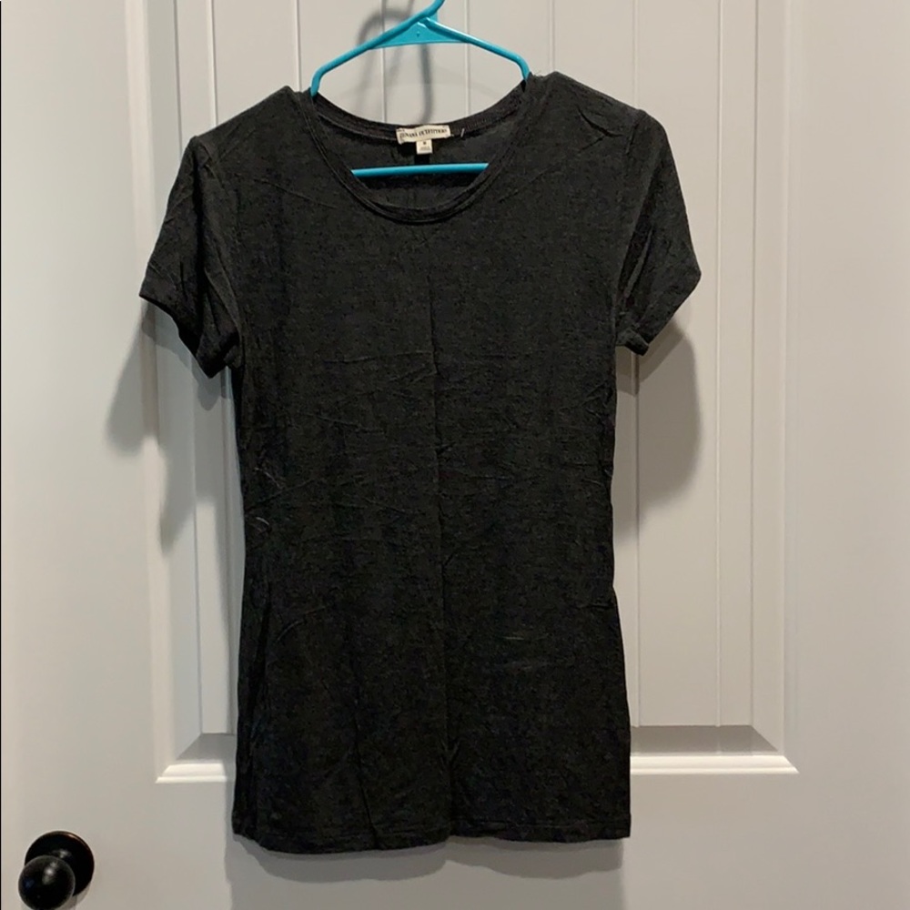 Gray t shirt
